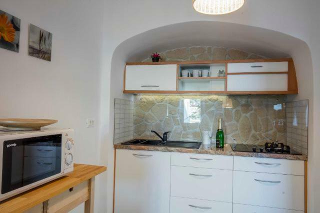 Season4All Apartments Mali Lošinj Εξωτερικό φωτογραφία