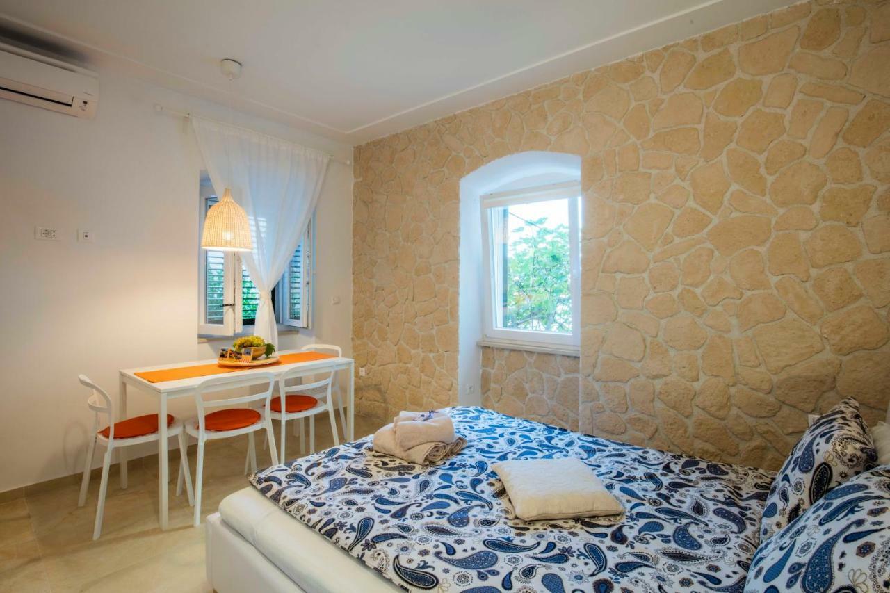Season4All Apartments Mali Lošinj Εξωτερικό φωτογραφία